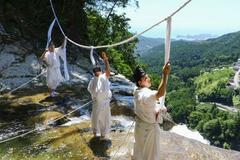 「那智の滝」の大しめ縄を新調