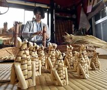 愛らしい「子」のきびがら細工　鹿沼