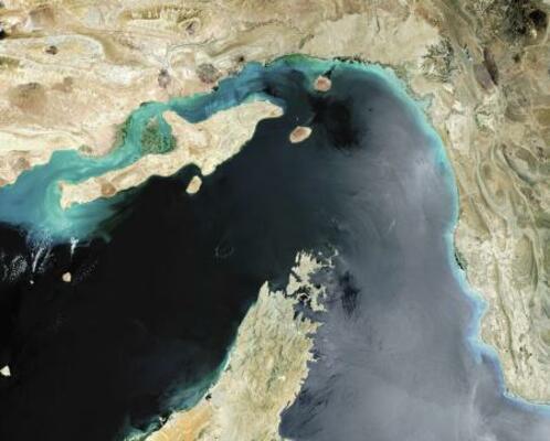 ホルムズ海峡の衛星写真=2017年5月(ゲッティ=共同)