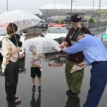 きみも警察官にならないか？　栃木SC試合会場で県警が広報活動