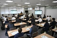 生成AIの活用法など理解深める　下野新聞社がセミナー、県内企業から40人参加