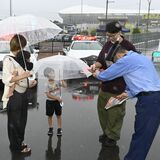 きみも警察官にならないか？　栃木SC試合会場で県警が広報活動