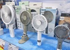 携帯扇風機 使い方に警鐘