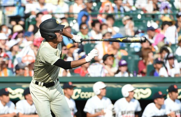 作新学院高３年夏の甲子園で３試合連続本塁打を放った入江