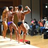 宇都宮で「ボディビルショー」　住民ら150人が審査員　「でかい」など会…