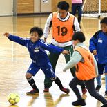 デフサッカー日本代表が茂木で教室 「言葉に出してチャレンジして」 小中…