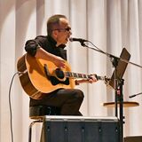 先生が歌手になって帰ってきた　小山南高でコミネさん講演