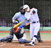 佐野日大６年ぶり頂点　秋季県高校野球　16安打、乱打戦制す