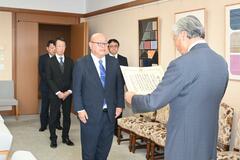 県にふるさと納税 １００万円を寄付