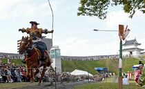 宇都宮城址公園で流鏑馬