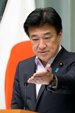 官房長官秘書官に不正出張報道
