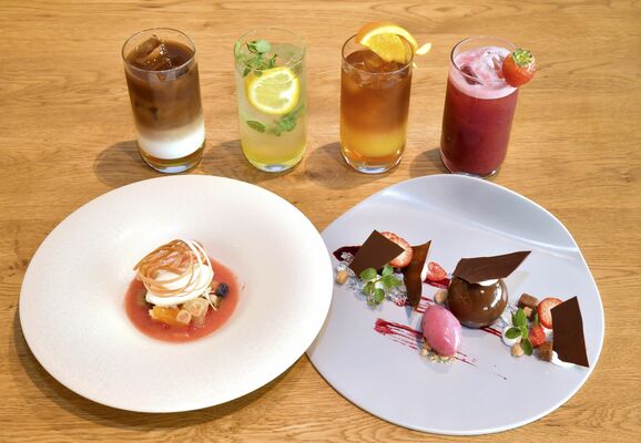 ２種類のアシェットデセールと飲み物