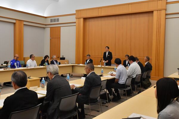 本年度の競技力向上に向けた事業内容などが報告された本部会議＝県庁