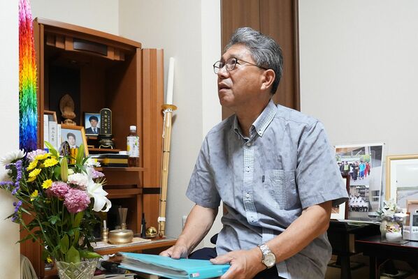 宇都宮地裁判決が確定する見通しとなり、訴訟を振り返る毛塚さん＝30日午後６時50分、栃木市内