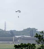米軍嘉手納でまた降下訓練