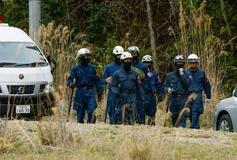 子どもか、山林で遺体発見