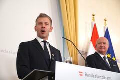 ハンガリー新首相が親ＥＵを強調