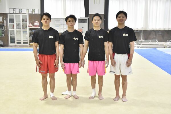 体操男子団体総合で優勝の作新