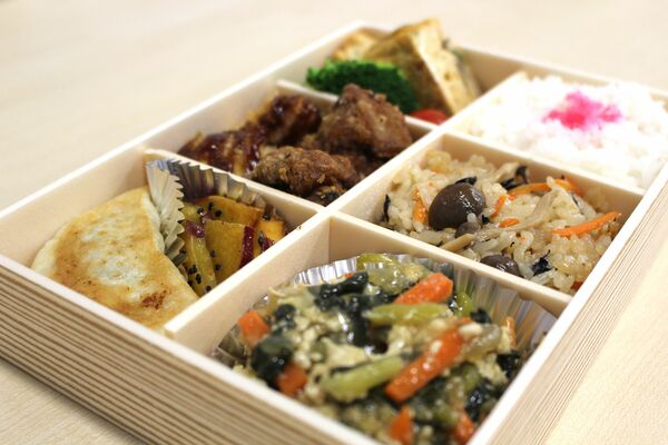 佐野名物が詰まったハラール対応弁当「佐野づくし　松桜弁当」