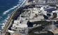 　中部電力浜岡原発。手前から５号機、４号機、３号機、２号機、１号機＝１月、静岡県御前崎市