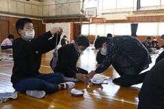 綿を紡いで糸作り