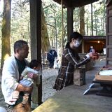 お礼に卵を倍返し　４００年続くユニークな風習　子授け祈願の日光・岩崎観世音で例大祭