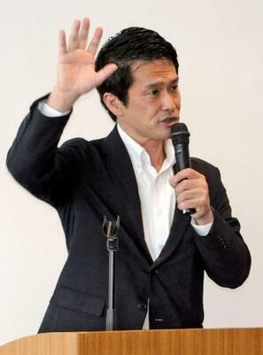 　金沢市で開かれた立憲民主党石川県連の会合に出席した中道改革連合の小川代表＝２３日午後