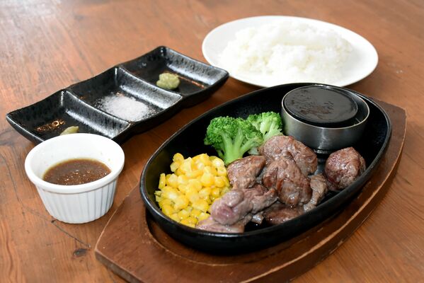国産黒毛和牛を使った「ヒレステーキ」