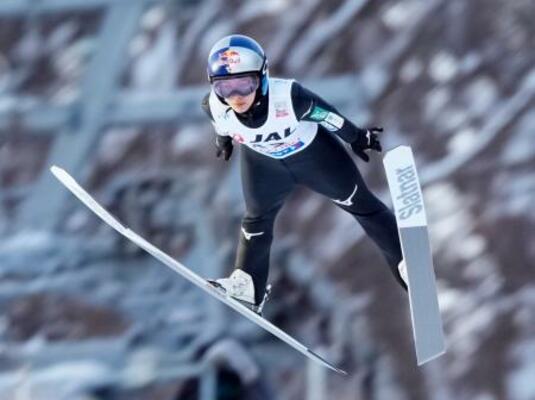 　予選で飛躍する高梨沙羅＝大倉山