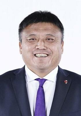 チョウ貴裁氏