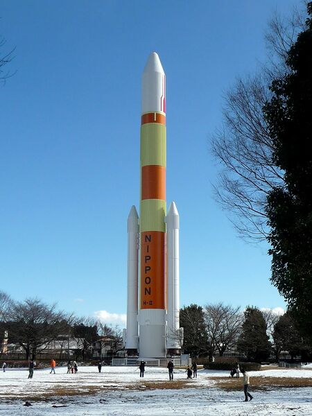 再塗装される前の模型(県提供)