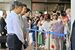 市民らの出迎えを受ける天皇、皇后両陛下と愛子さま＝12日午後１時45分、ＪＲ那須塩原駅西口