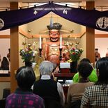 地獄の釜のふたが開く日に、息災などを祈る　閻魔大王をまつる足利の利性院…