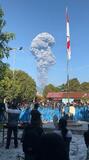インドネシアで火山噴火２人死亡