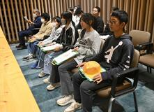 小中学生７０人 一般質問見学 