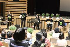 １周年楽しく祝う