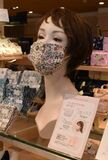 不足のマスク、ハンカチで代用