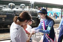 俳優小高サラさん一日署長　真岡