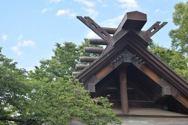 神明宮本殿の千木
