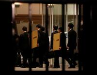 収賄容疑で元刑務官逮捕、山形