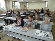 宇都宮市西地域コミュニティセンター／新聞の歴史など学ぶ