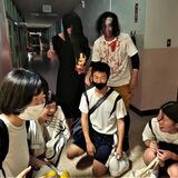 夏の暑さを吹き飛ばせ　栃木西中で肝試し　親父たちがお化けに仮装