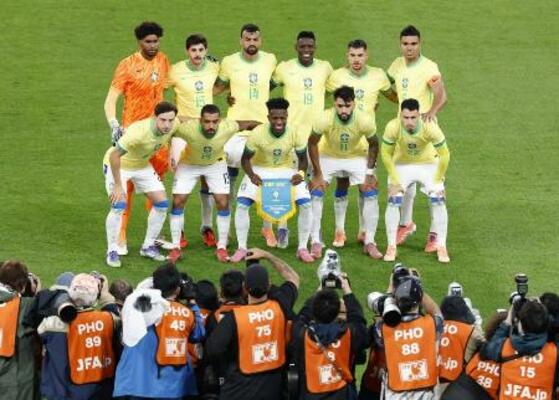 　日本戦に臨むブラジル代表イレブン＝１０月、味の素スタジアム