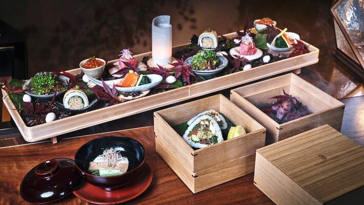 駅弁をオマージュした巻きずしや特製スイートポテトなどのディナーコース