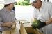 中山かぼちゃの規格などを確認する部会員