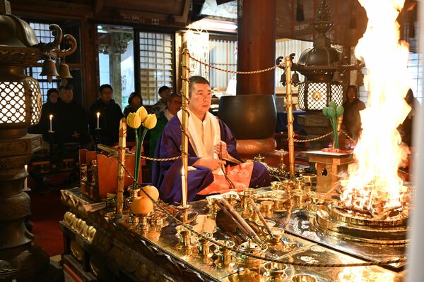 寒ざらしそばを奉納した満願寺で行われた護摩祈祷