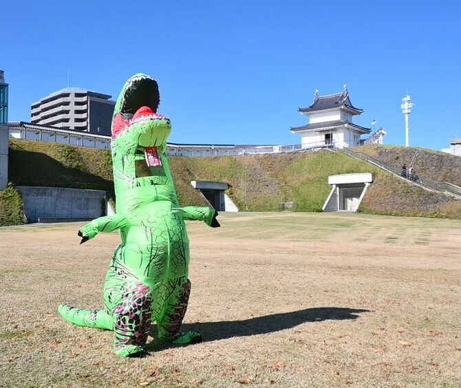 ラジオ体操するティラノサウルス