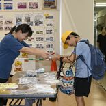 下野・石橋北小、下校時もネッククーラーで首元ひんやり　PTAが冷凍庫設…