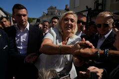 仏、極右大統領に現実味