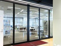 「専門科目の授業にも入り込む」手厚い支援スタイル ― 久留米工業大学の基幹教育センター